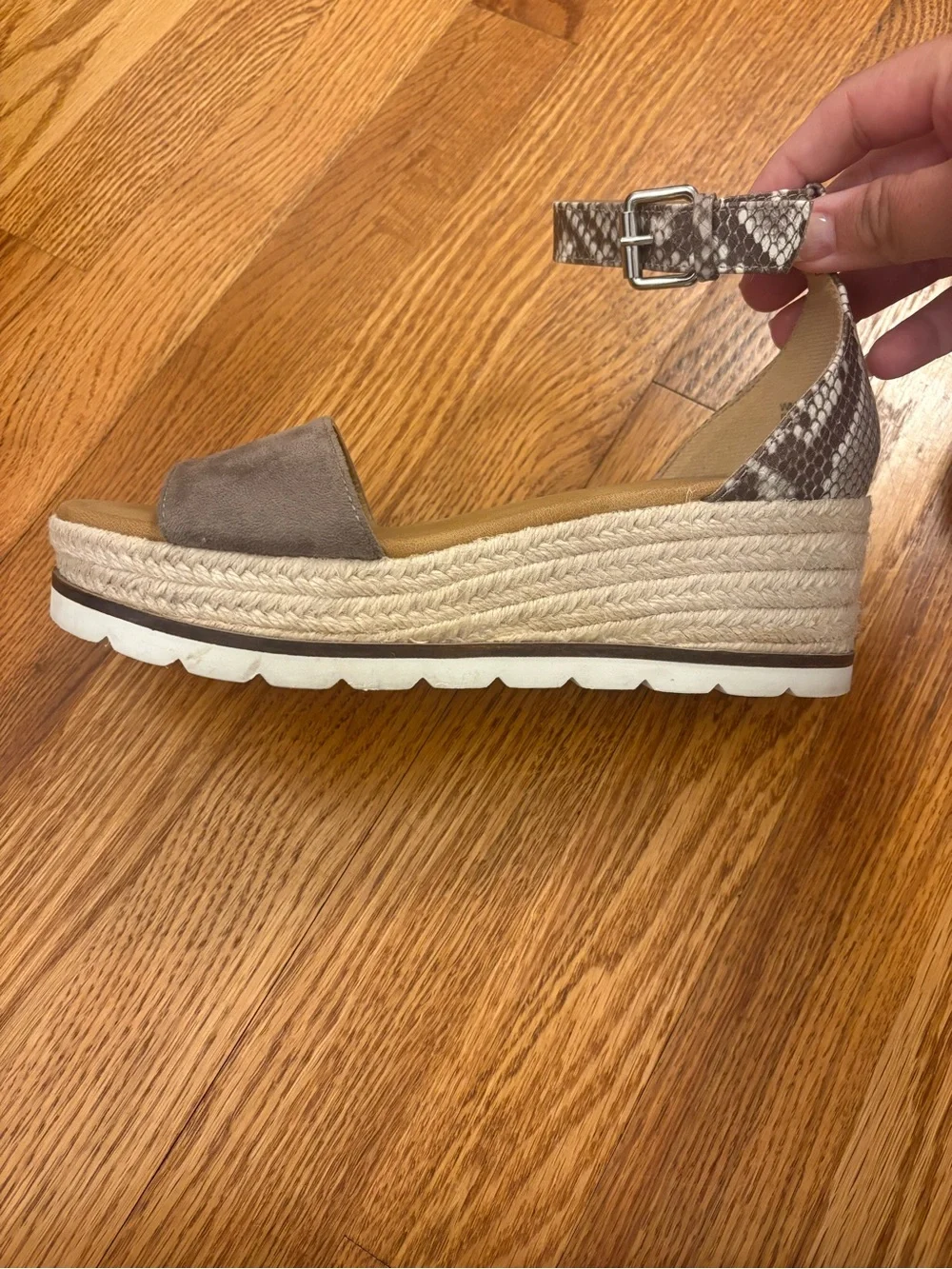 Dolce Vita Wedge Espadrille Sandal 6.5 Gray Suede Snake Print Ankle Strap